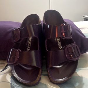 Practical new Birkenstock sandals need a new home!